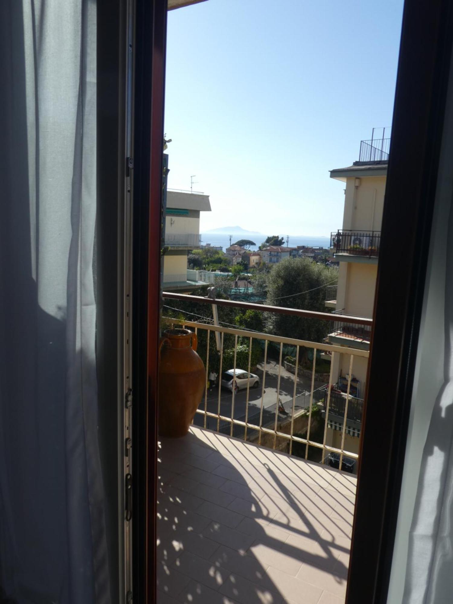 Bed and Breakfast SoggiorniСорренто Экстерьер фото